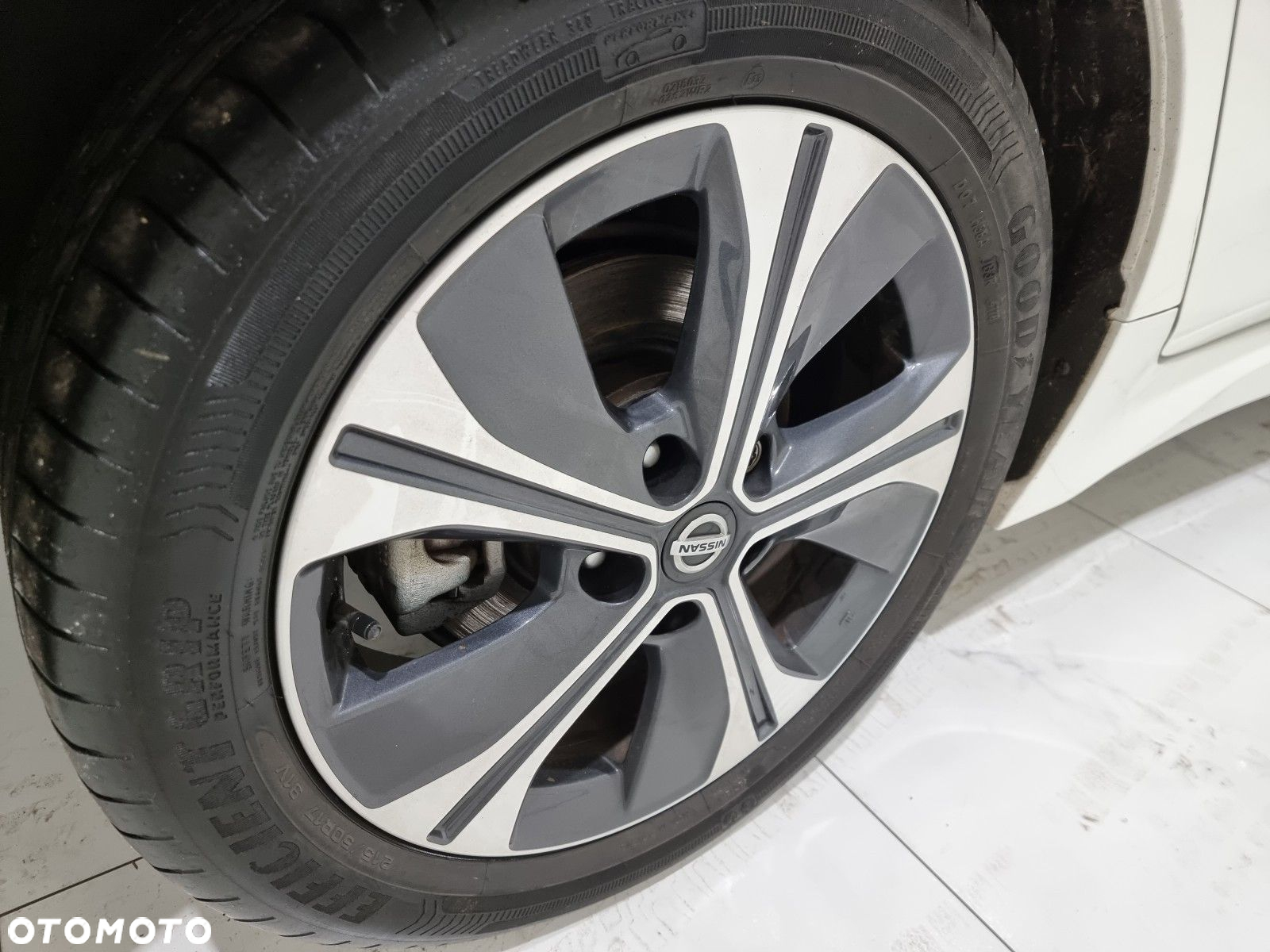 Nissan Leaf - 10