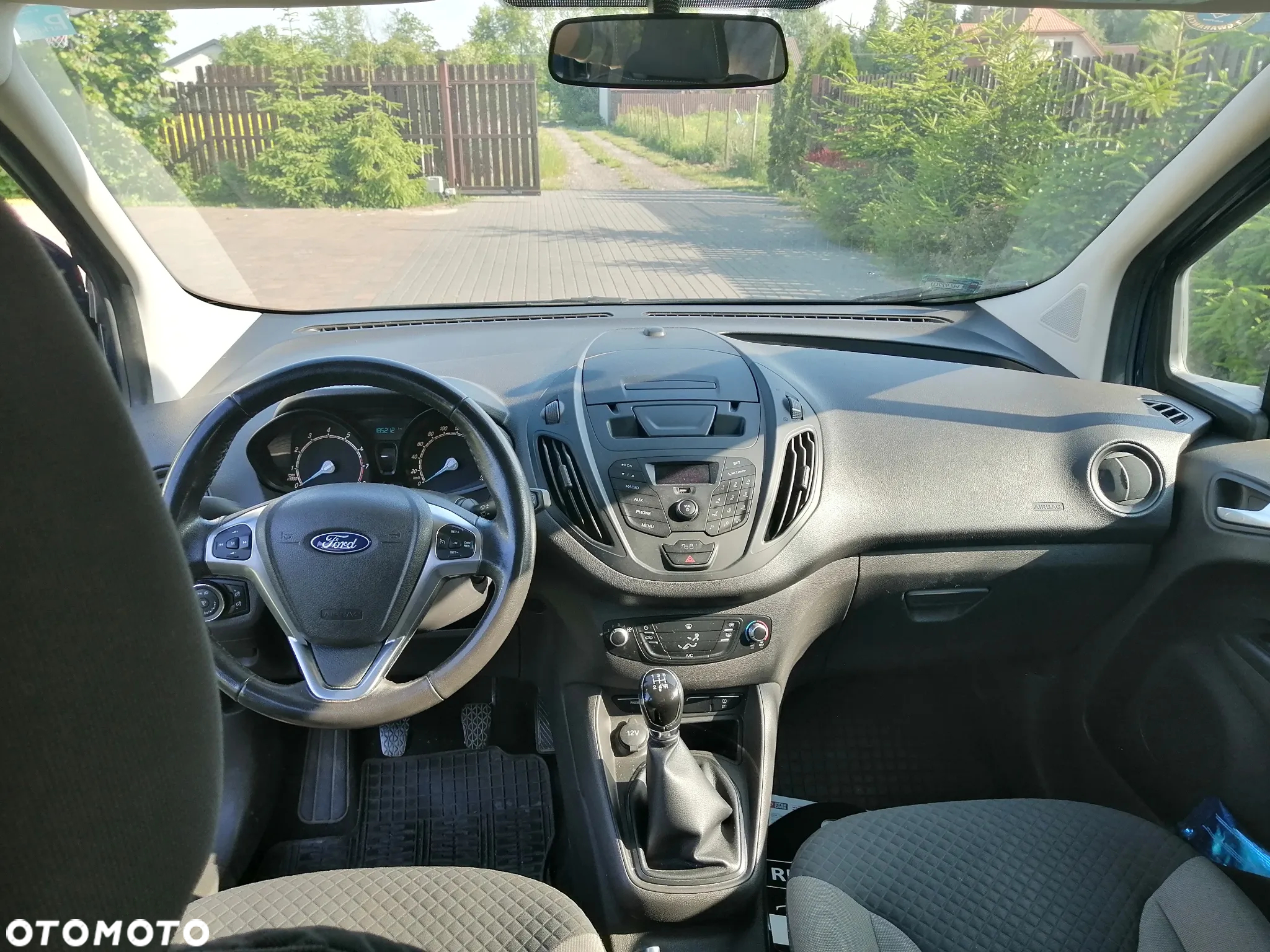Ford Courier - 10