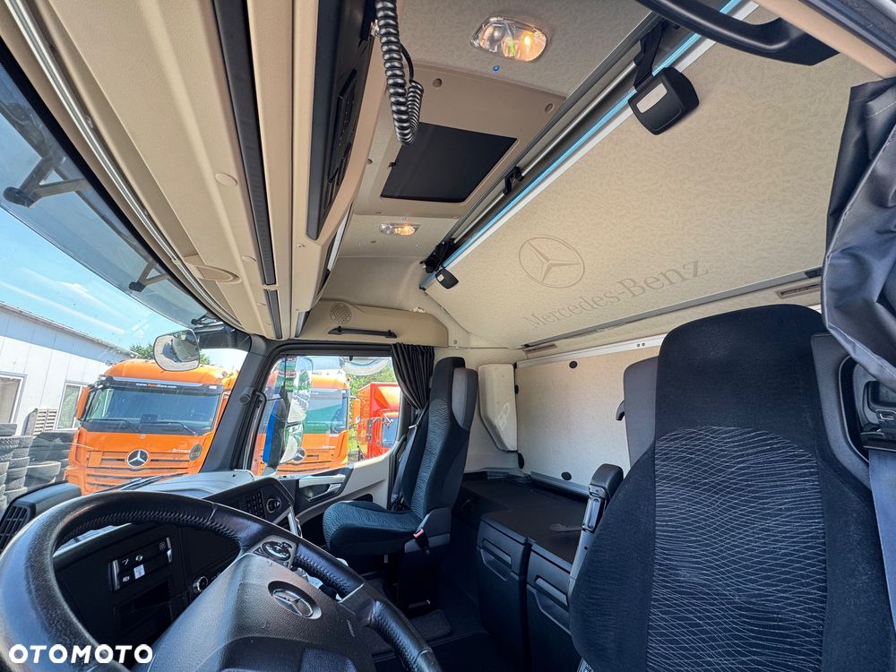 Mercedes-Benz Actros - 13