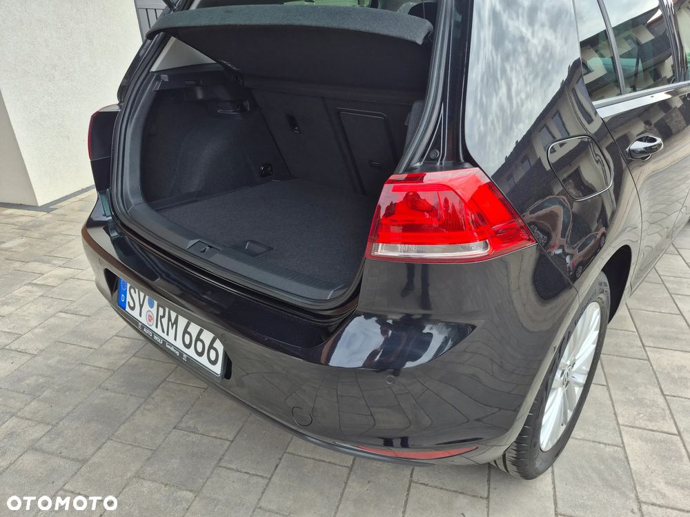 Volkswagen Golf - 26