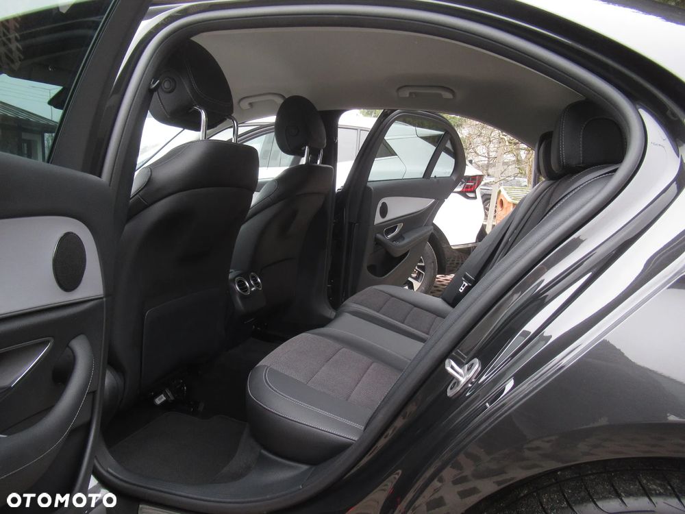 Mercedes-Benz Klasa E 220 d 4-Matic AMG - 8