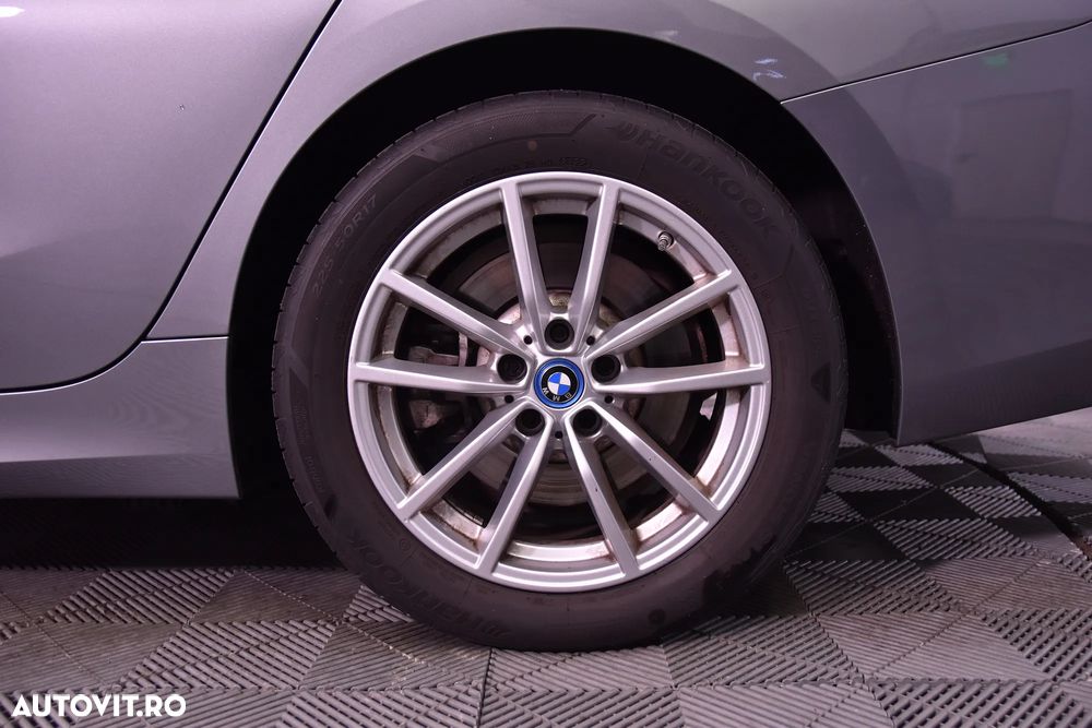 BMW Seria 3 320e AT PHEV - 13