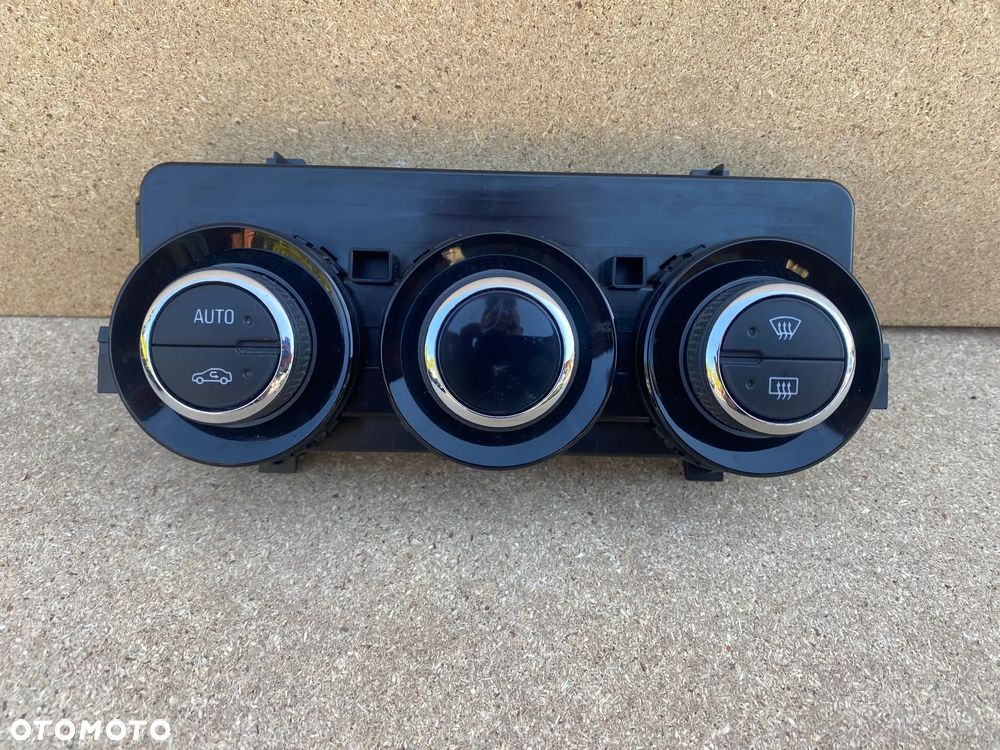 PANEL MODUŁ NAWIEWU KLIMATYZACJI OPEL CORSA E 13468064 - 1