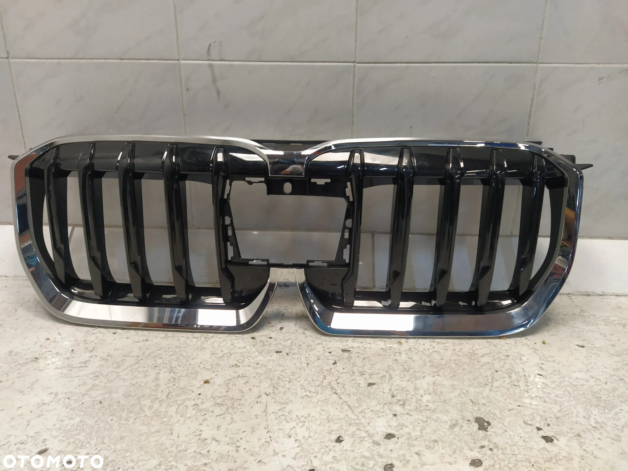 BMW X1 U11 GRILL ATRAPA CHŁODNICY KRATKA NERKA CHROM RAMKA CZARNY ŚRODEK NOWY ORYGINAŁ - 2