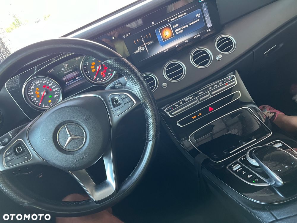 Mercedes-Benz Klasa E 220 d 9G-TRONIC - 10