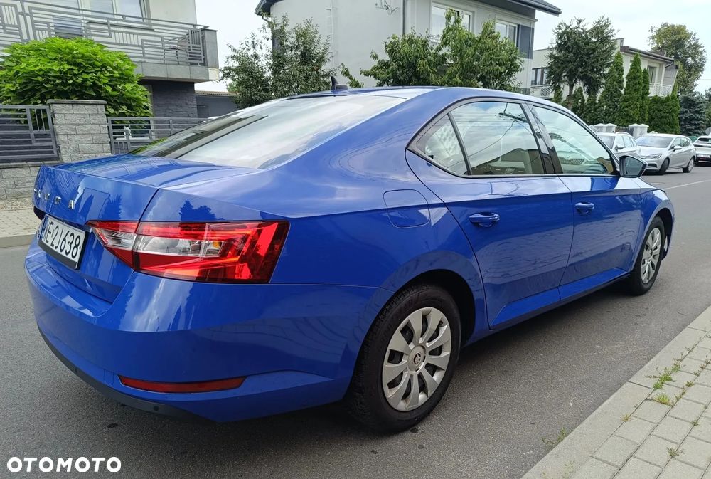 Skoda Superb 2.0 TDI Ambition - 12