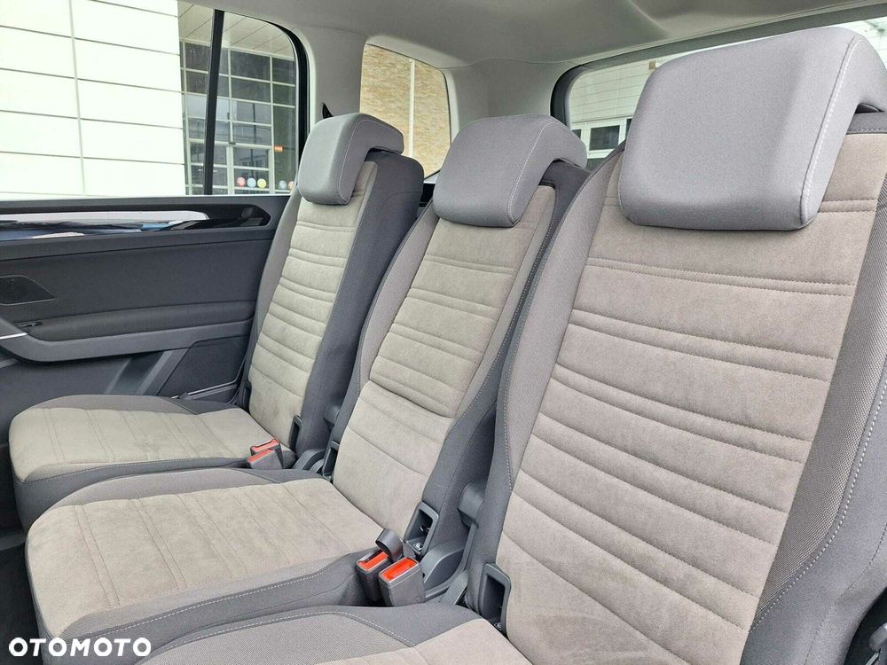 Volkswagen Touran - 26