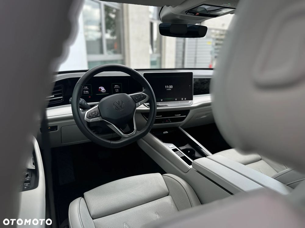 Volkswagen Passat - 10