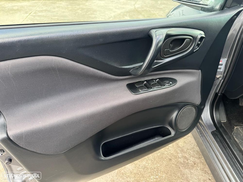 Mitsubishi Space Star - 4