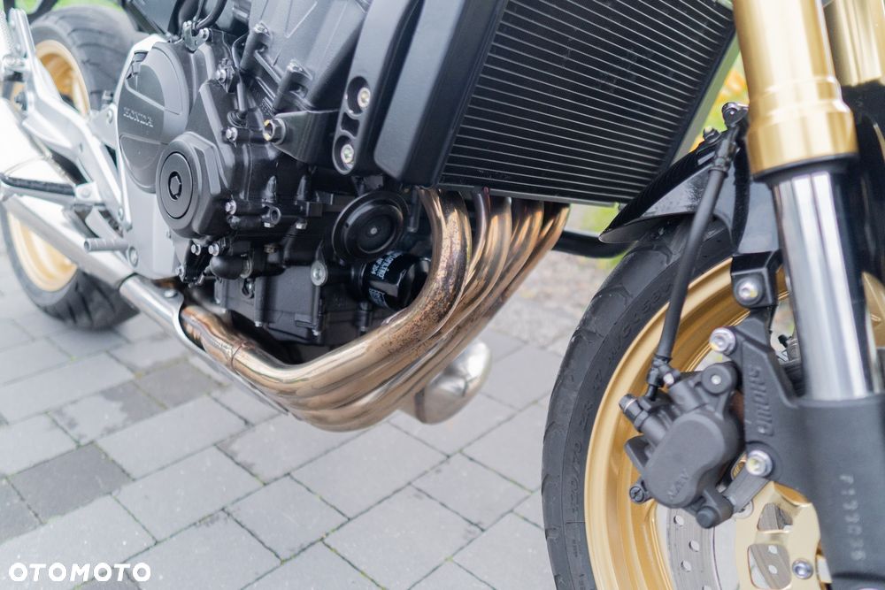Honda CB - 12