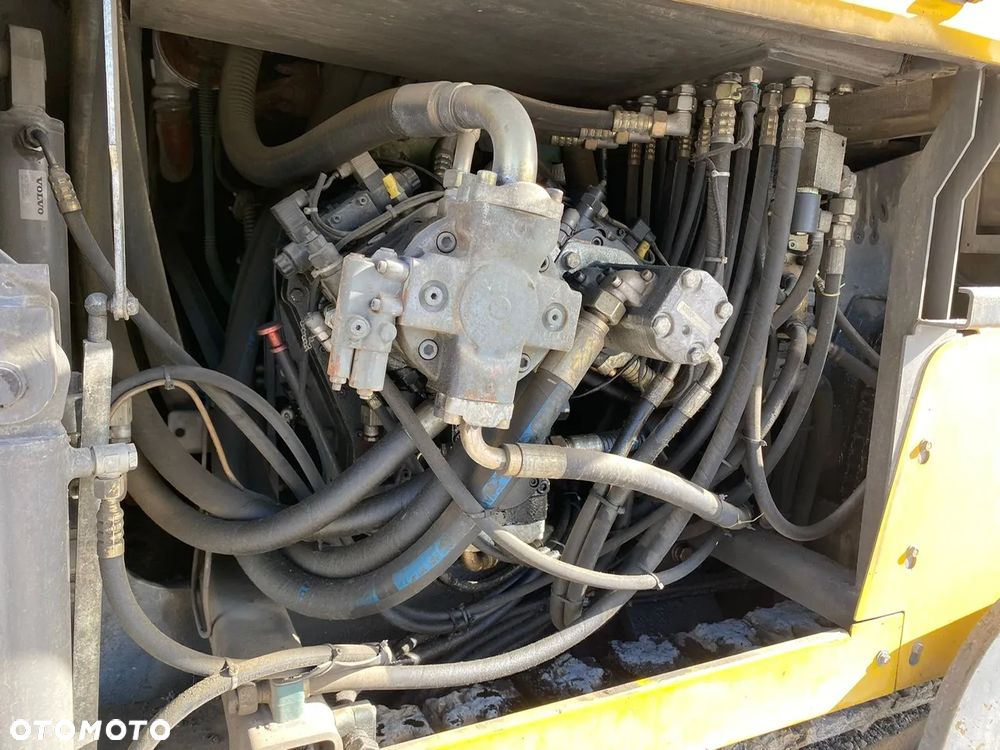 Volvo ABG 7820B / Rozściełacz Asfaltu / Niwelacja / Poszerzenia - 23