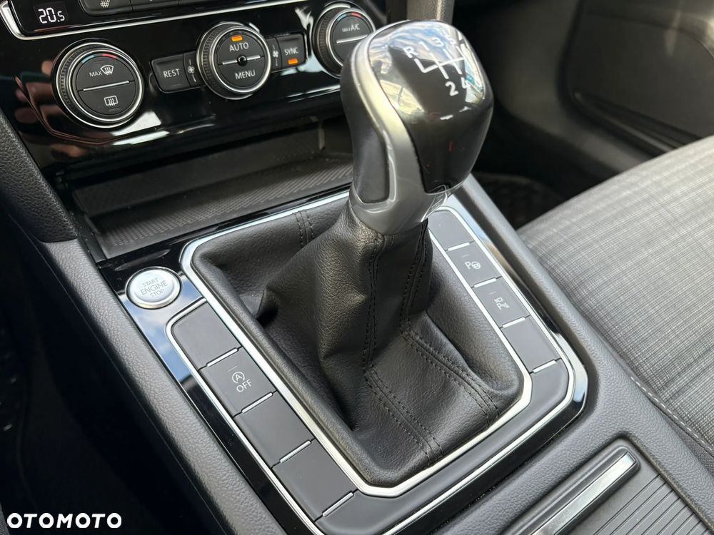 Volkswagen Passat 1.5 TSI EVO Business - 14