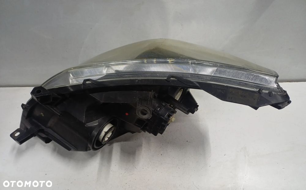 Lampa prawy przod toyota corolla verso II 09-13r europa - 9