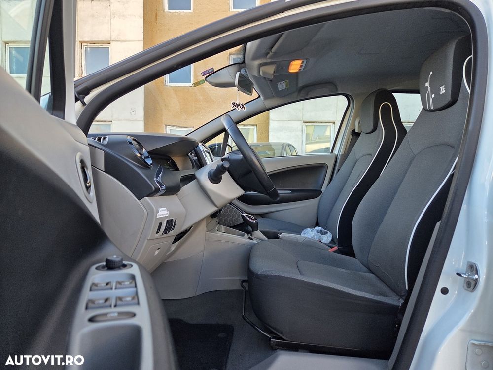 Renault ZOE - 11