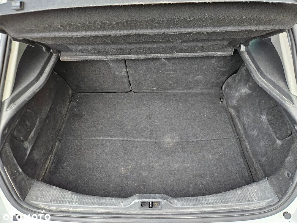 Renault Megane TCe 180 GT - 31