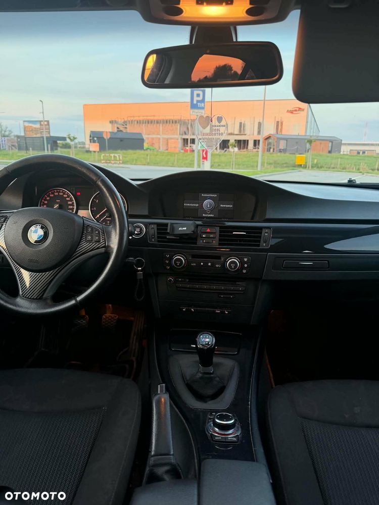 BMW Seria 3 320i - 12