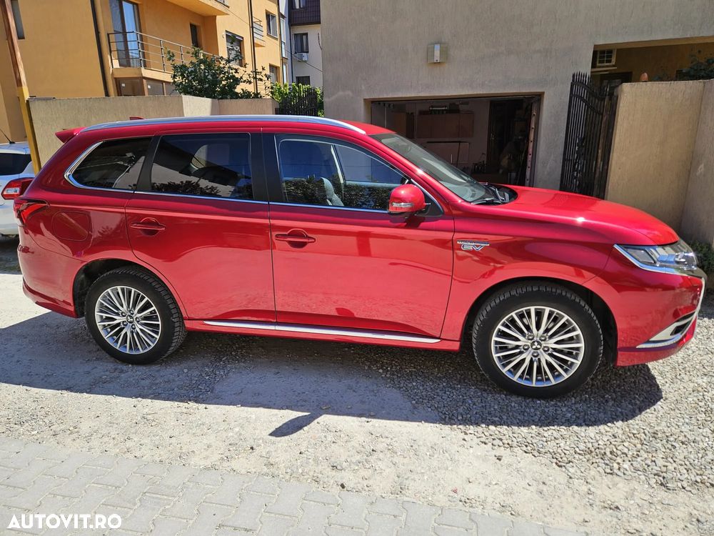 Mitsubishi Outlander PHEV 2.4 L 4X4 Intense - 2