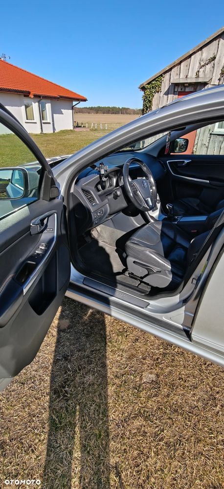 Volvo XC 60 D4 Drive-E Ocean Race - 17