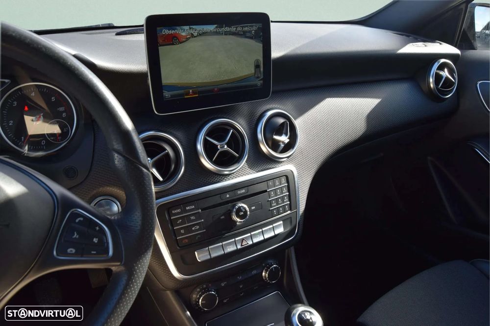Mercedes-Benz A 180 d AMG Line - 11