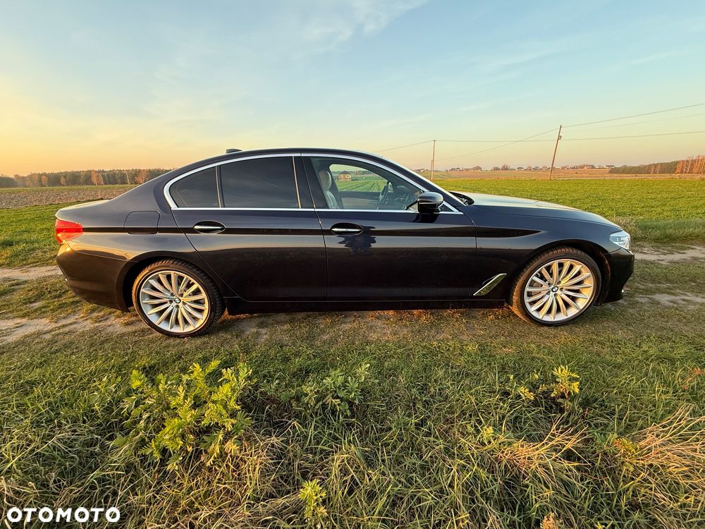 BMW Seria 5 530i xDrive Luxury Line - 9