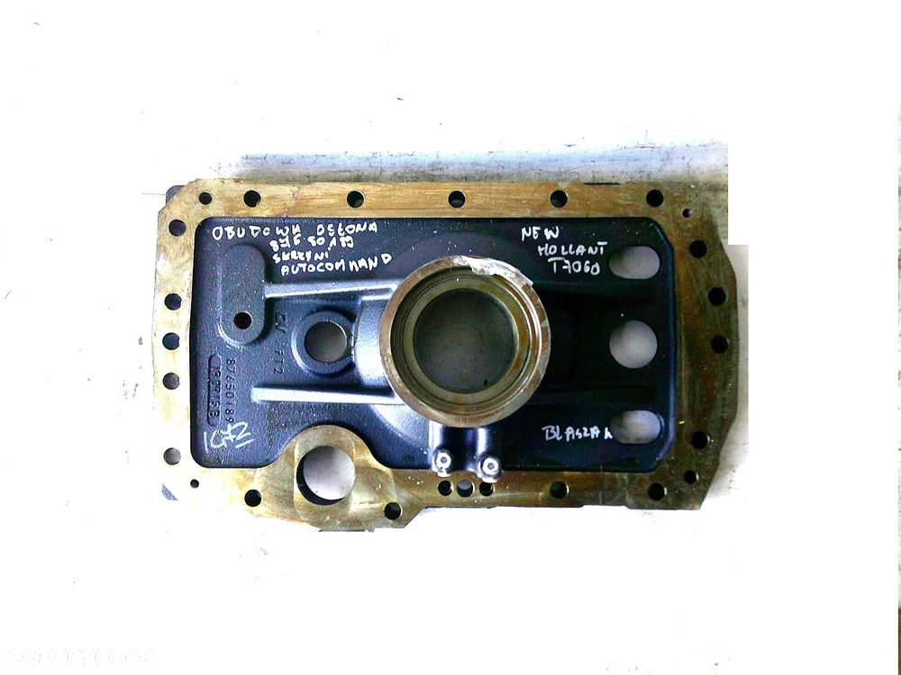 Pokrywa skrzyni biegów Case , New Hollad steyer t7060 - 1