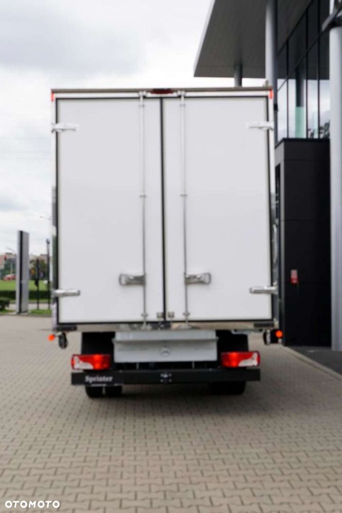 Mercedes-Benz Sprinter - 7