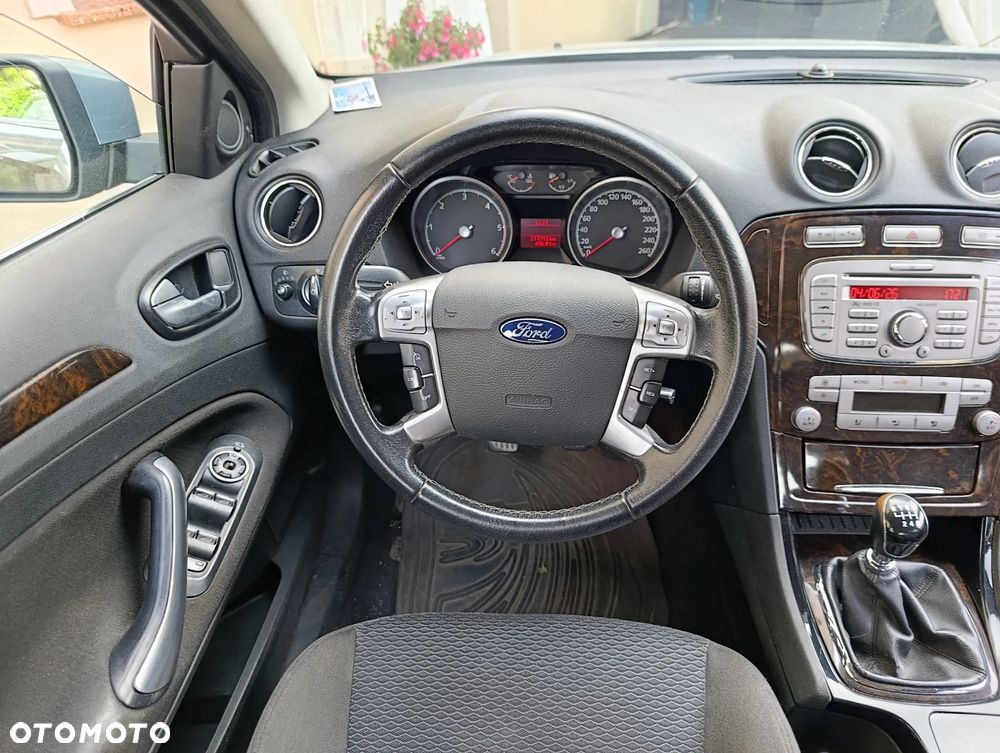 Ford Mondeo 1.8 TDCi Ghia - 5
