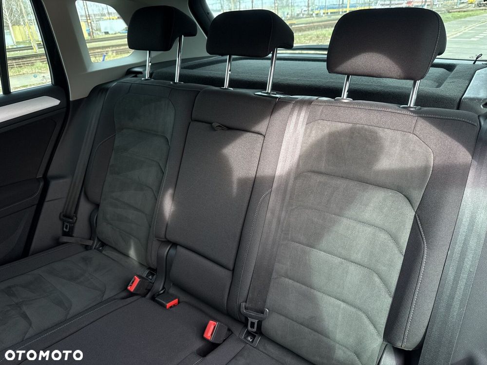 Volkswagen Tiguan - 32