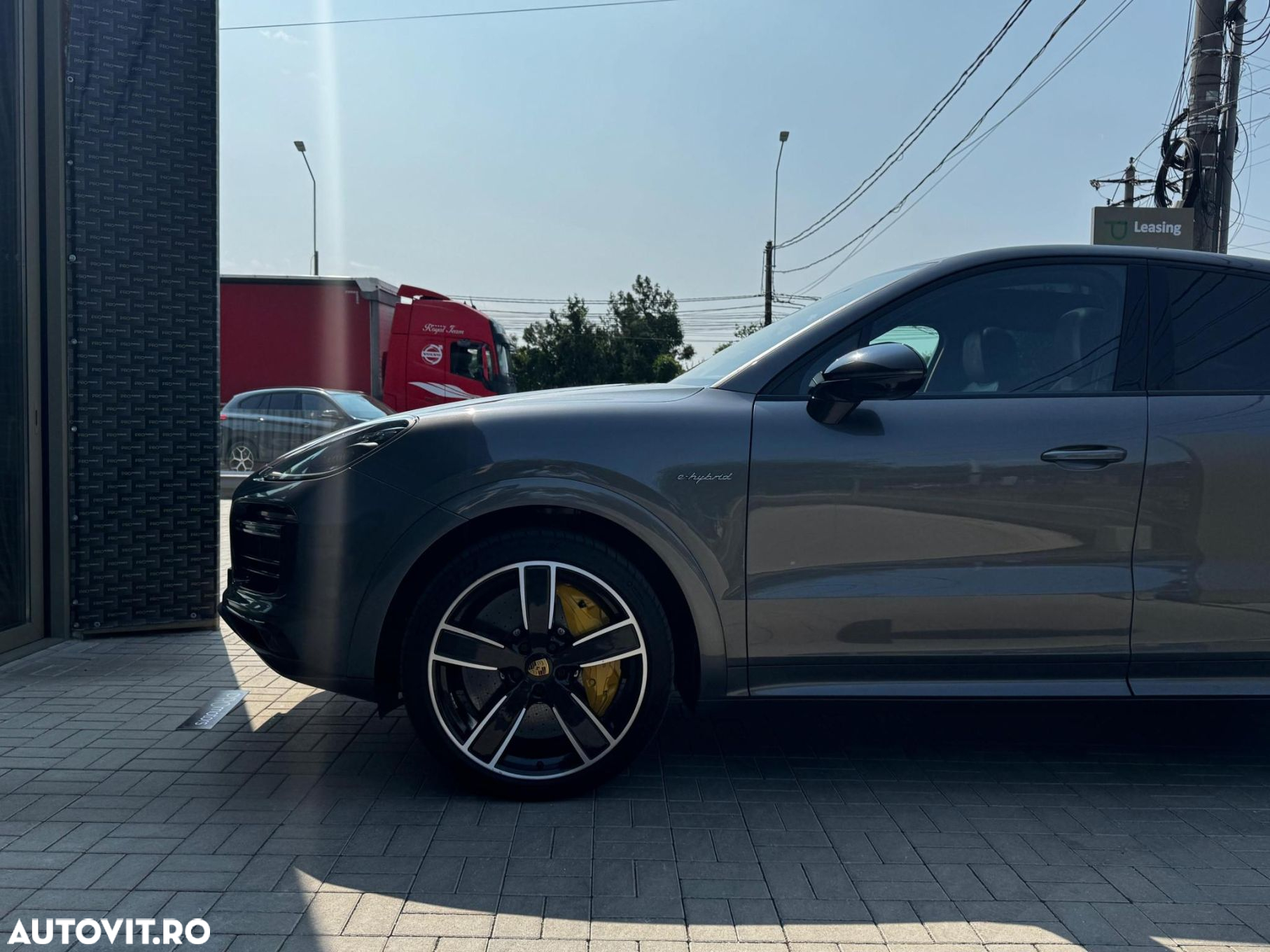 Porsche Cayenne - 6