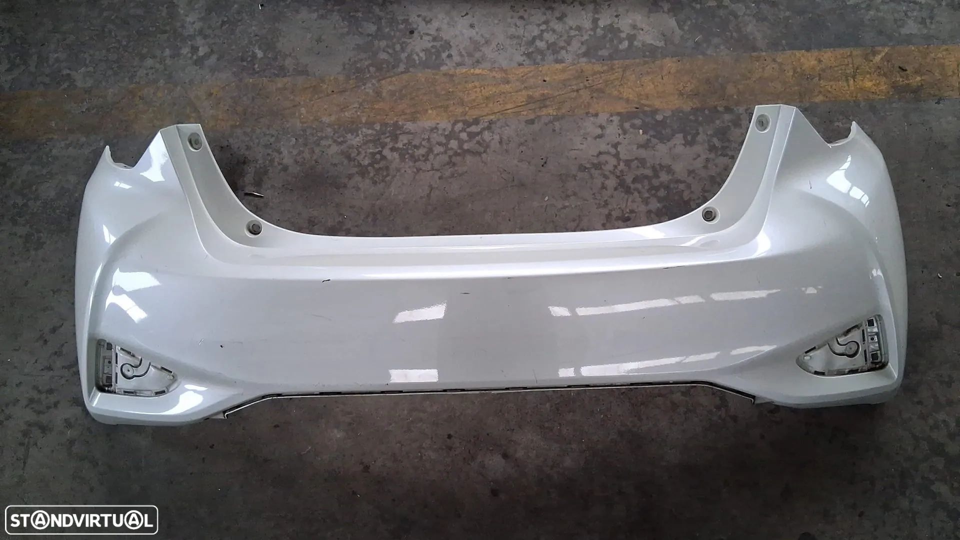 Para-choques traseiro Toyota Yaris P13 facelift 2017-2020 - 1