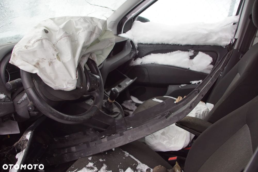 Auto na części - Fiat Doblo II Lift 1.3 MultiJet 90 KM 263A2000 71798299 249 2015R Silnik Skrzynia Drzwi Klapa Zderzak Lampa Lusterko Szyba Deska Kokpit Sterownik Moduł Czujnik Licznik Wyświetlacz Panel Kierownica - 10