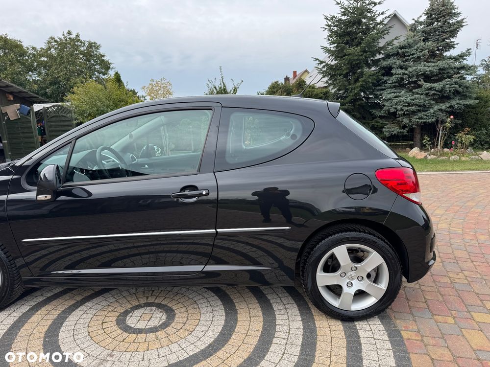 Peugeot 207 - 12