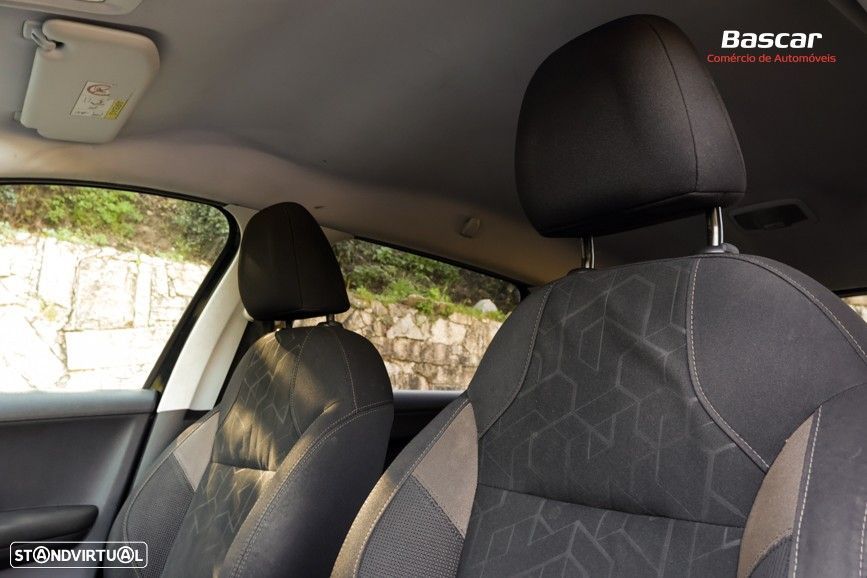 Peugeot 2008 1.2 PureTech Style - 12