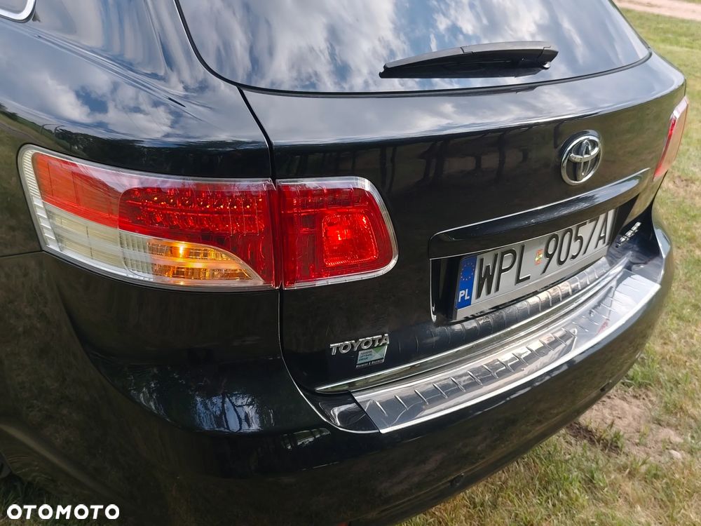 Toyota Avensis 2.2 D-4D Sol - 12