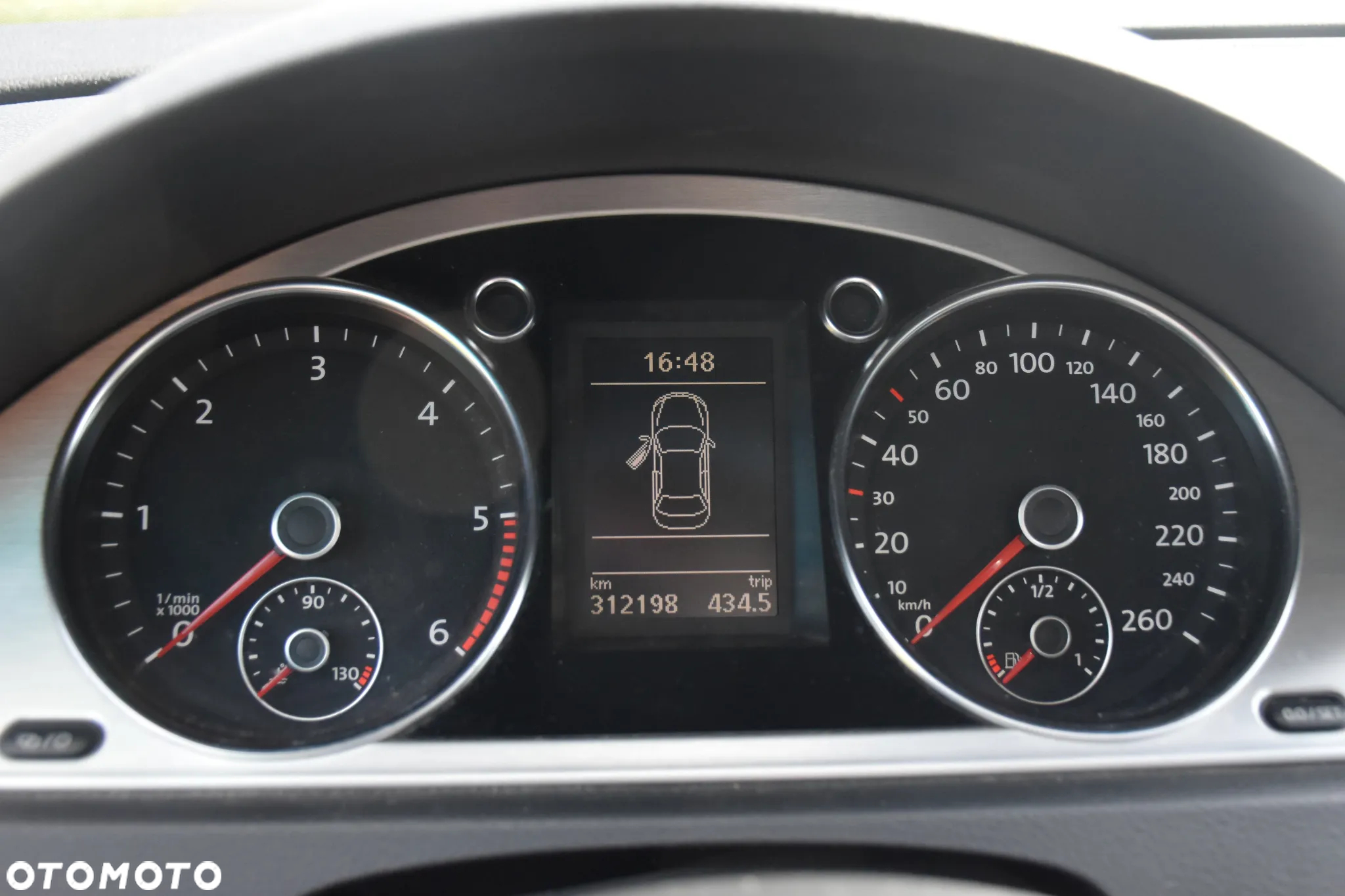 Volkswagen Passat 2.0 TDI Highline R-Style DSG - 11