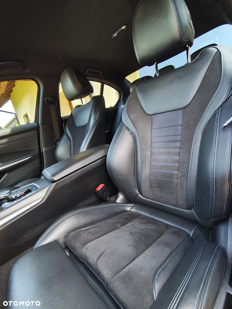 BMW Seria 3 320d xDrive MHEV M Sport sport - 22