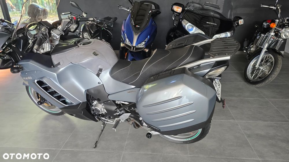 Kawasaki GTR - 22