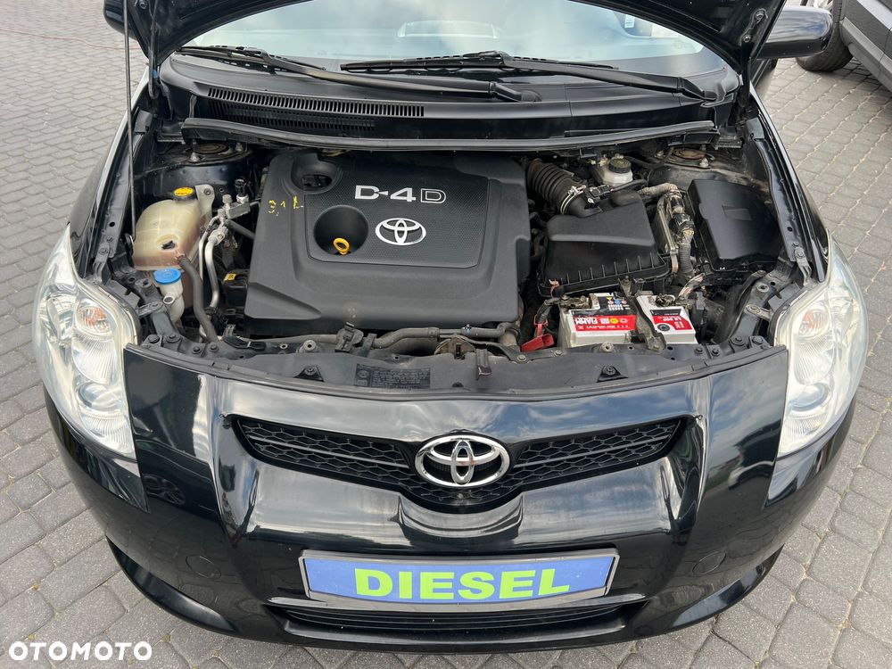 Toyota Auris 1.4 D-4D 2010 - 11