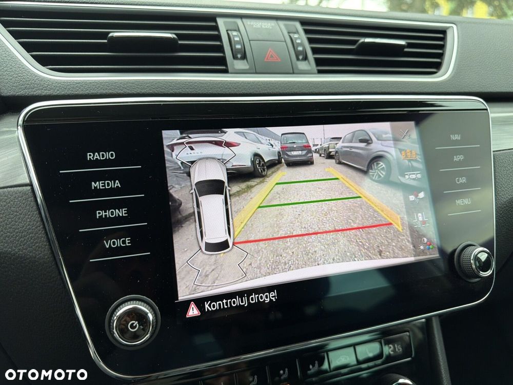 Skoda Superb 2.0 TSI Style DSG - 27