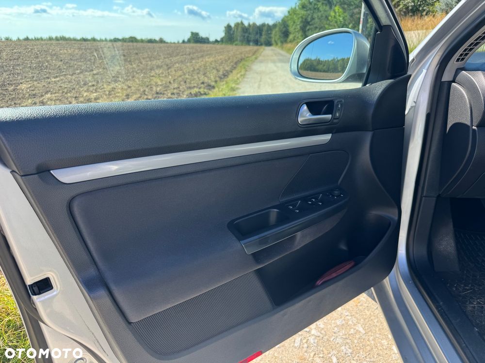 Volkswagen Golf 1.6 TDI Highline DSG - 12
