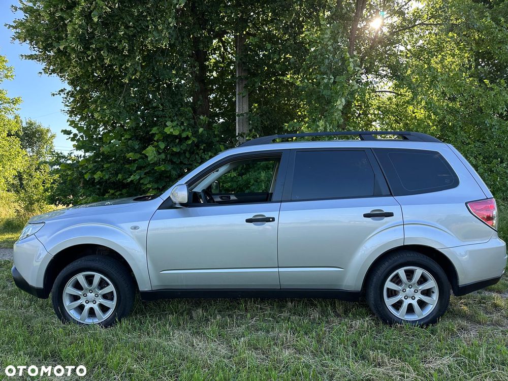 Subaru Forester 2.0 XA TRE - 2