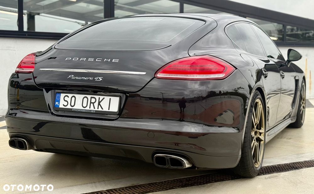 Porsche Panamera 4S - 13