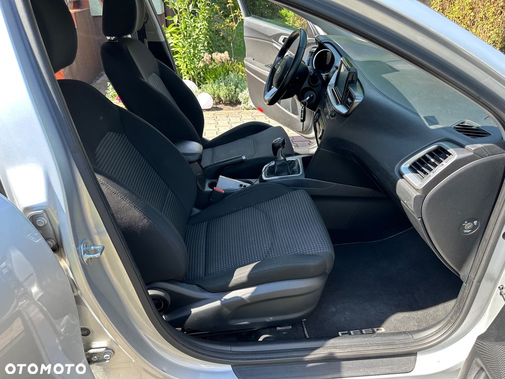 Kia Ceed 1.4 L Business Line Plus - 28