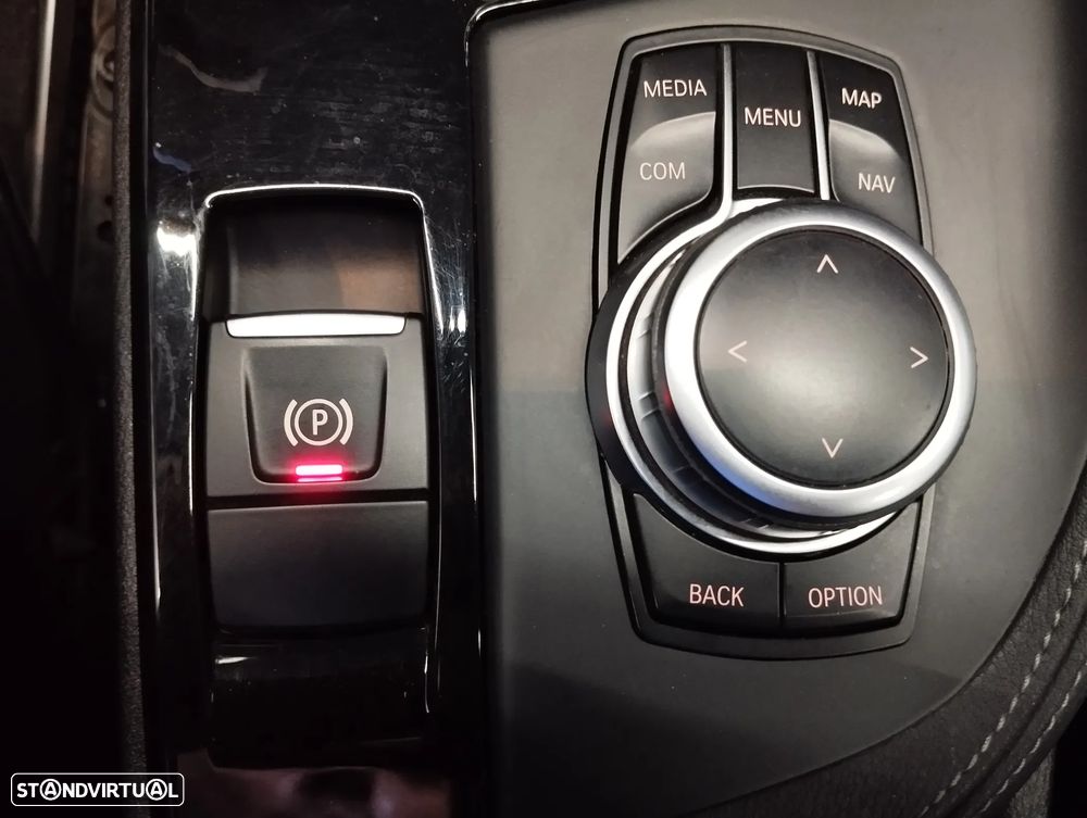 BMW X1 16 d sDrive Auto xLine — fotografia 39