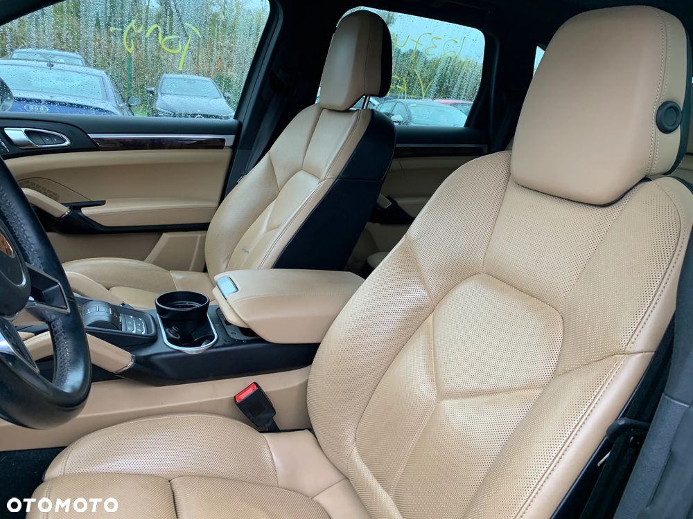 Porsche Cayenne S e-Hybrid Platinum Edition - 16