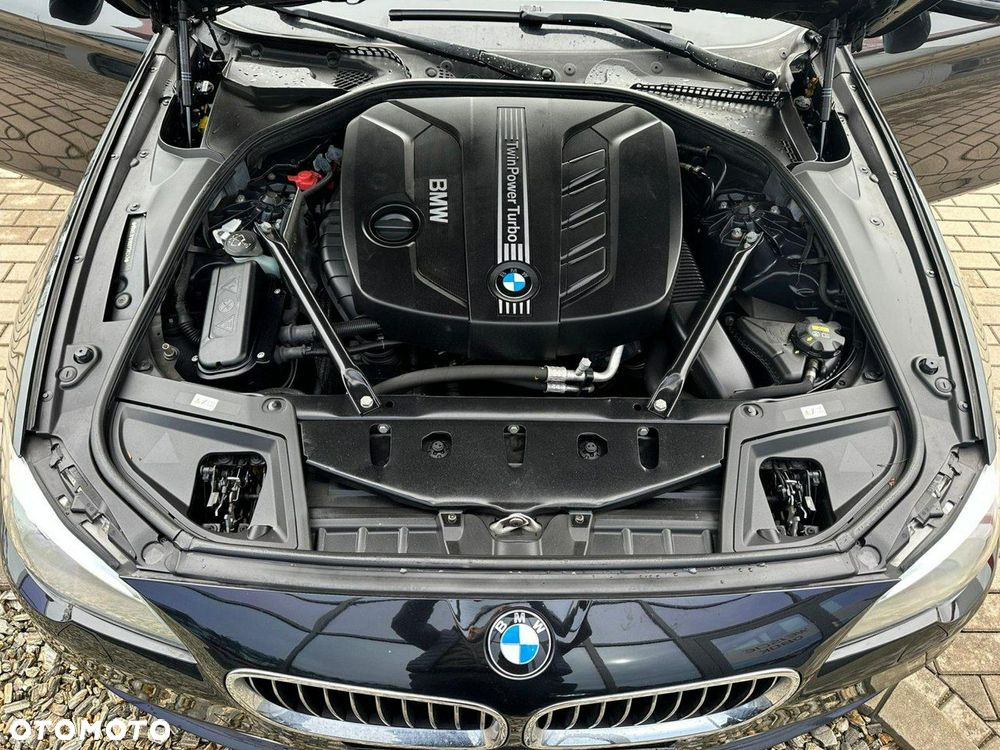 BMW Seria 5 525d xDrive - 34