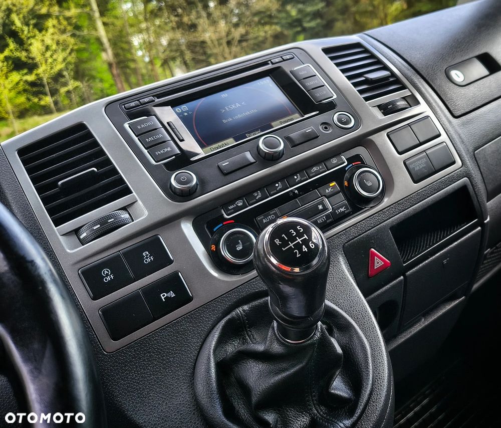Volkswagen Caravelle - 28