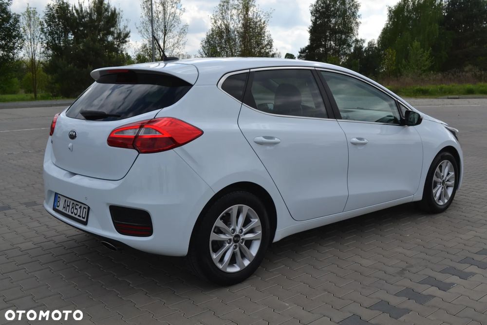 Kia Ceed - 36