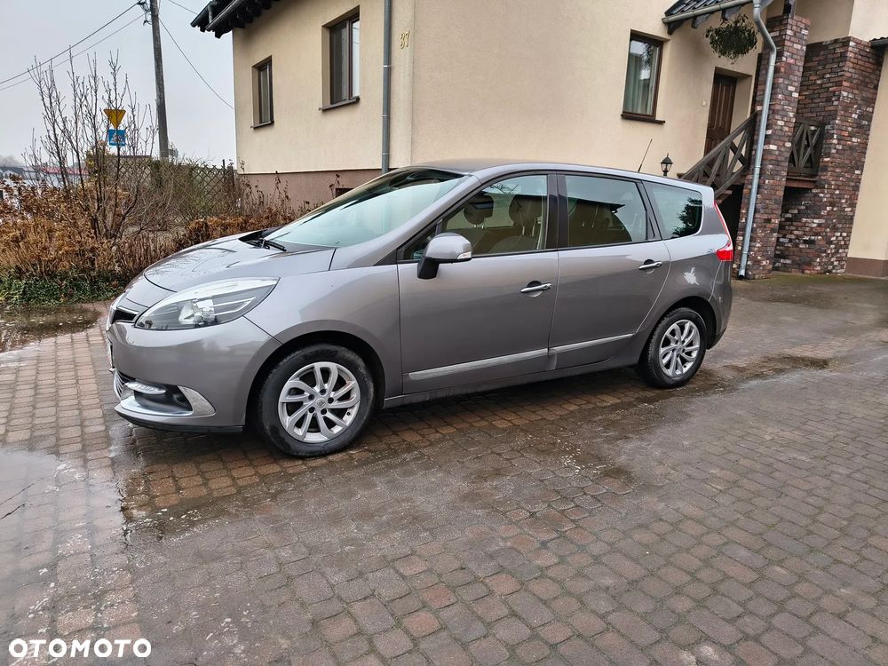 Renault Grand Scenic - 10