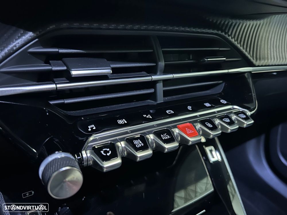 Peugeot 2008 1.2 PureTech Allure Pack - 32